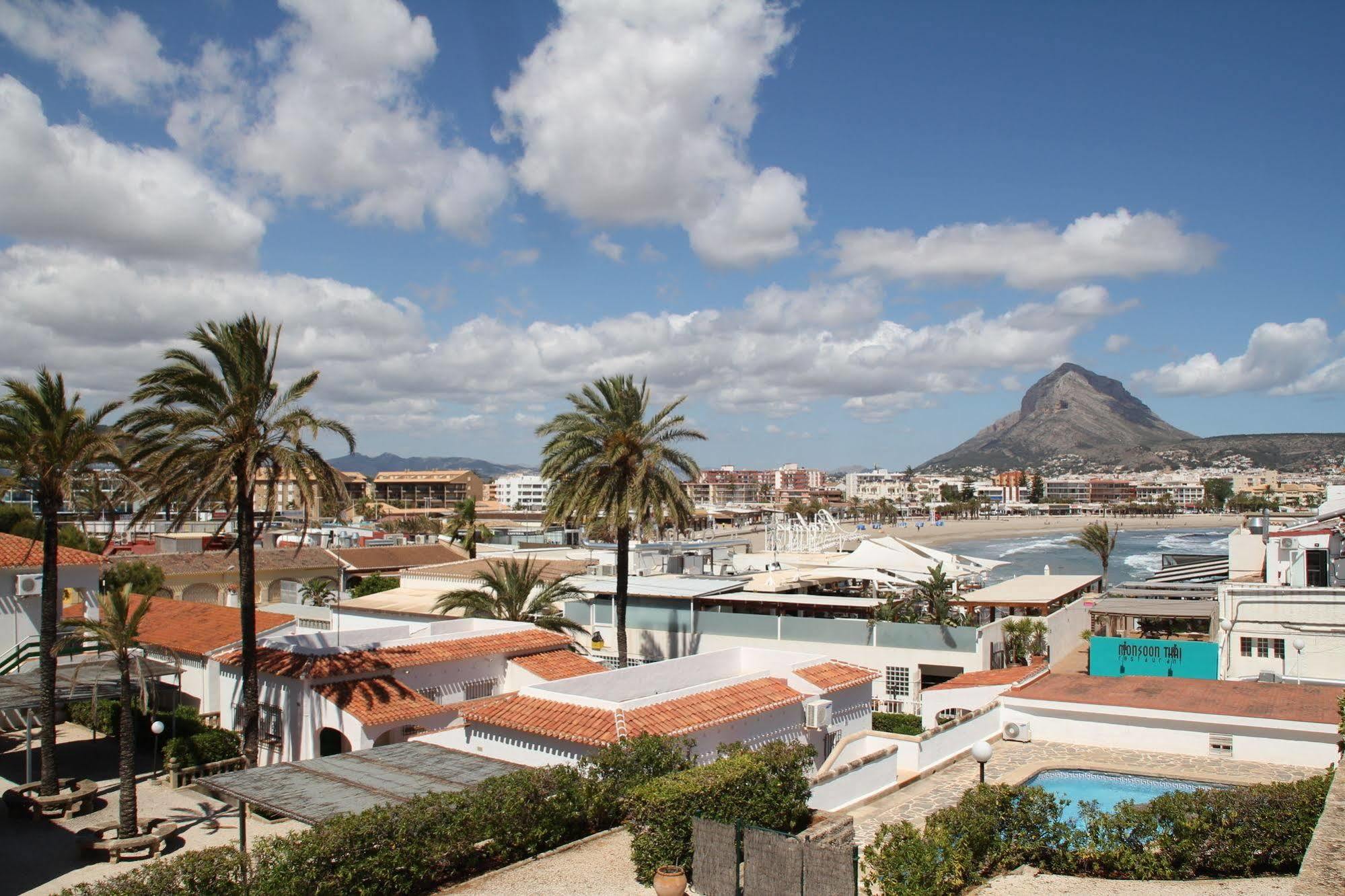 Отель Bungalows El Arenal Хавеа Экстерьер фото